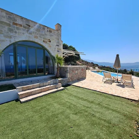 Villa Apollo - Saint George's Retreat Village *