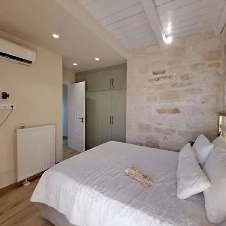 Villa Apollo - Saint George's Retreat Village